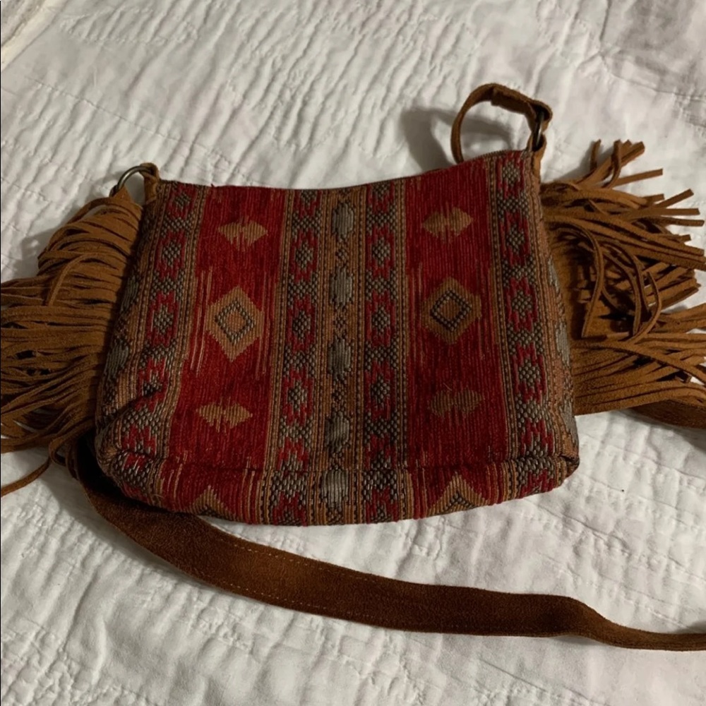 Minnetonka shoulder purse